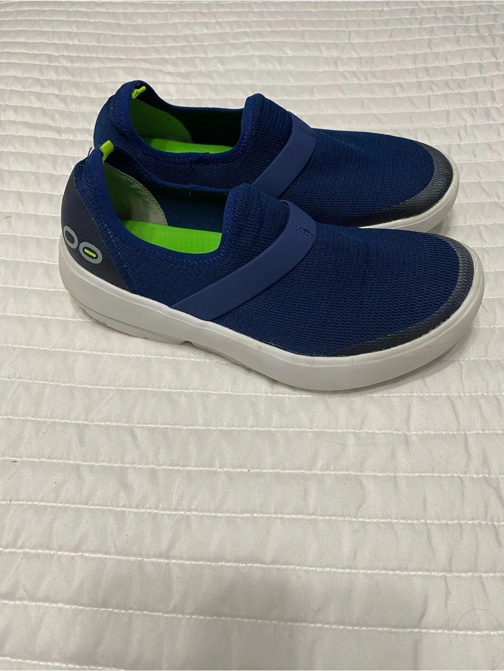 OOFOS OOmg Low Mesh Slip On Navy Blue Sneakers Women’s Size 9
